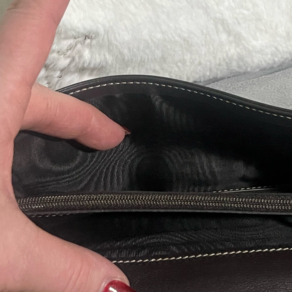 ✨Authentic Gucci Tan and Brown Monogram Wallet - Picture 9 of 12